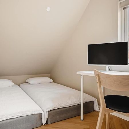 Dinbnb Apartments I Mid-City Luxury With Mini Balcony And Smart Tv & Sound System Берген Екстериор снимка