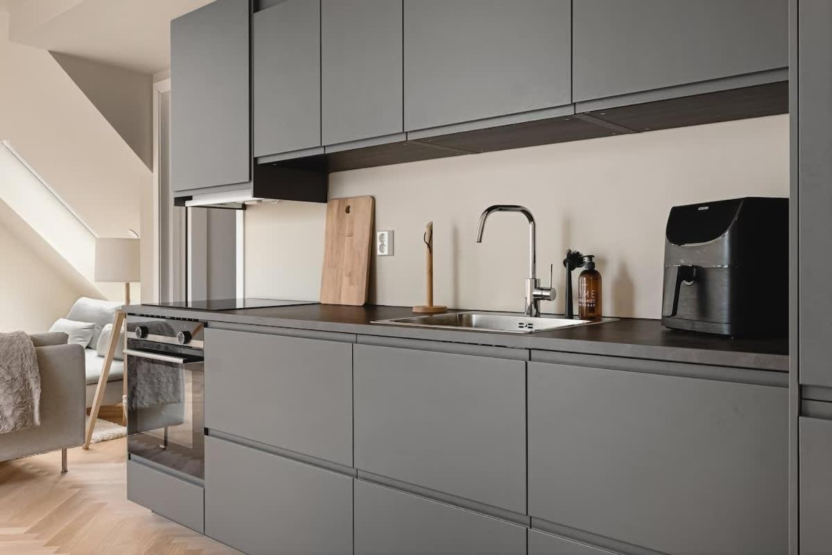 Dinbnb Apartments I Mid-City Luxury With Mini Balcony And Smart Tv & Sound System Берген Екстериор снимка