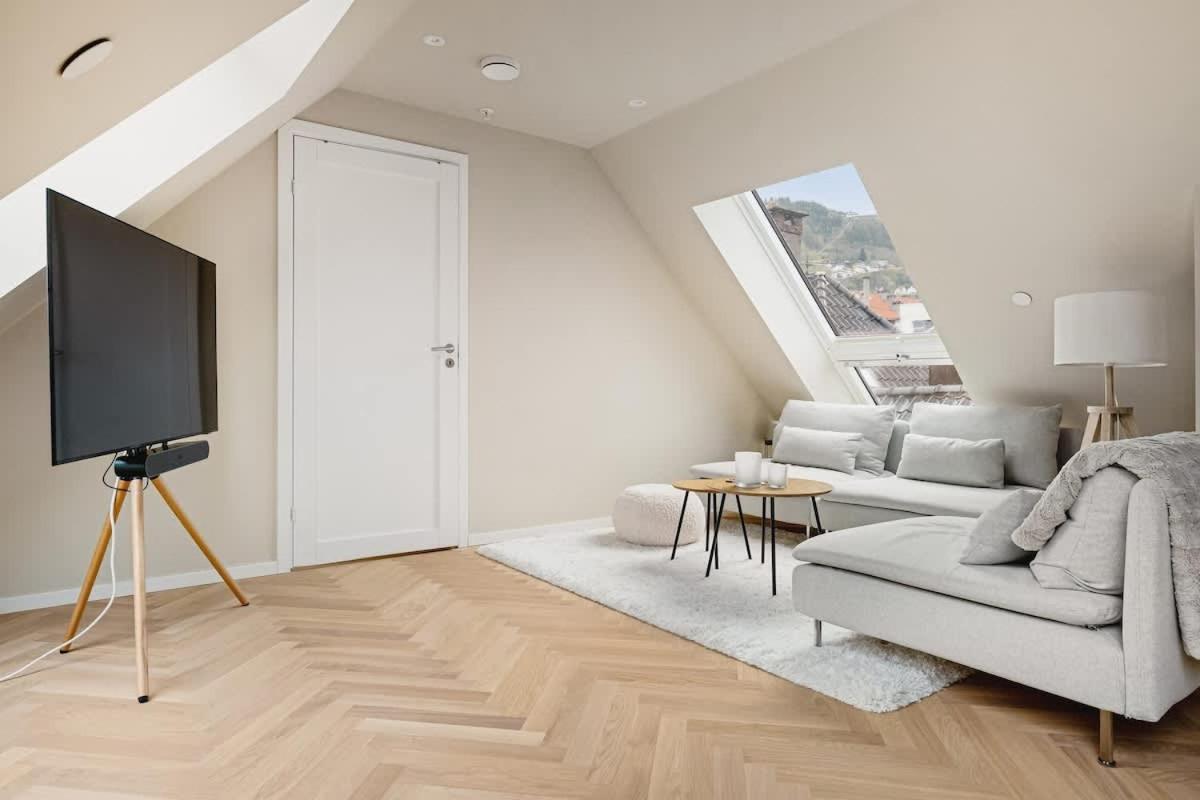 Dinbnb Apartments I Mid-City Luxury With Mini Balcony And Smart Tv & Sound System Берген Екстериор снимка